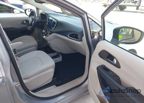 2017 Chrysler Pacifica Touring из США, поврежденный, VIN 2C4RC1DGXHR516329